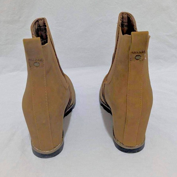 Universal Thread wedge ankle booties size 8.5 - Picture 3 of 4